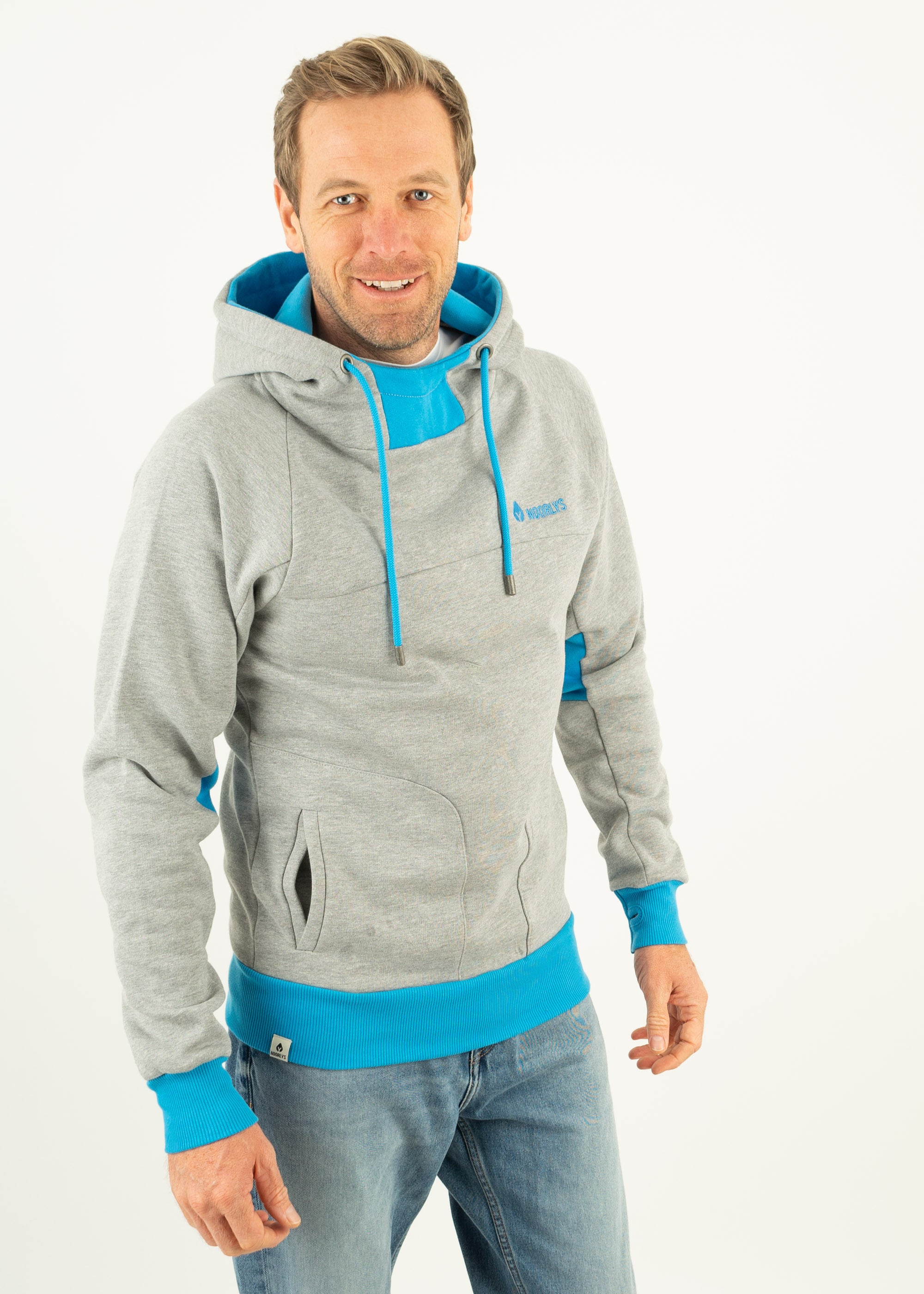 Unser Model Matthias ist <strong>187 cm</strong> groß und trägt <strong>Größe L</strong>.#