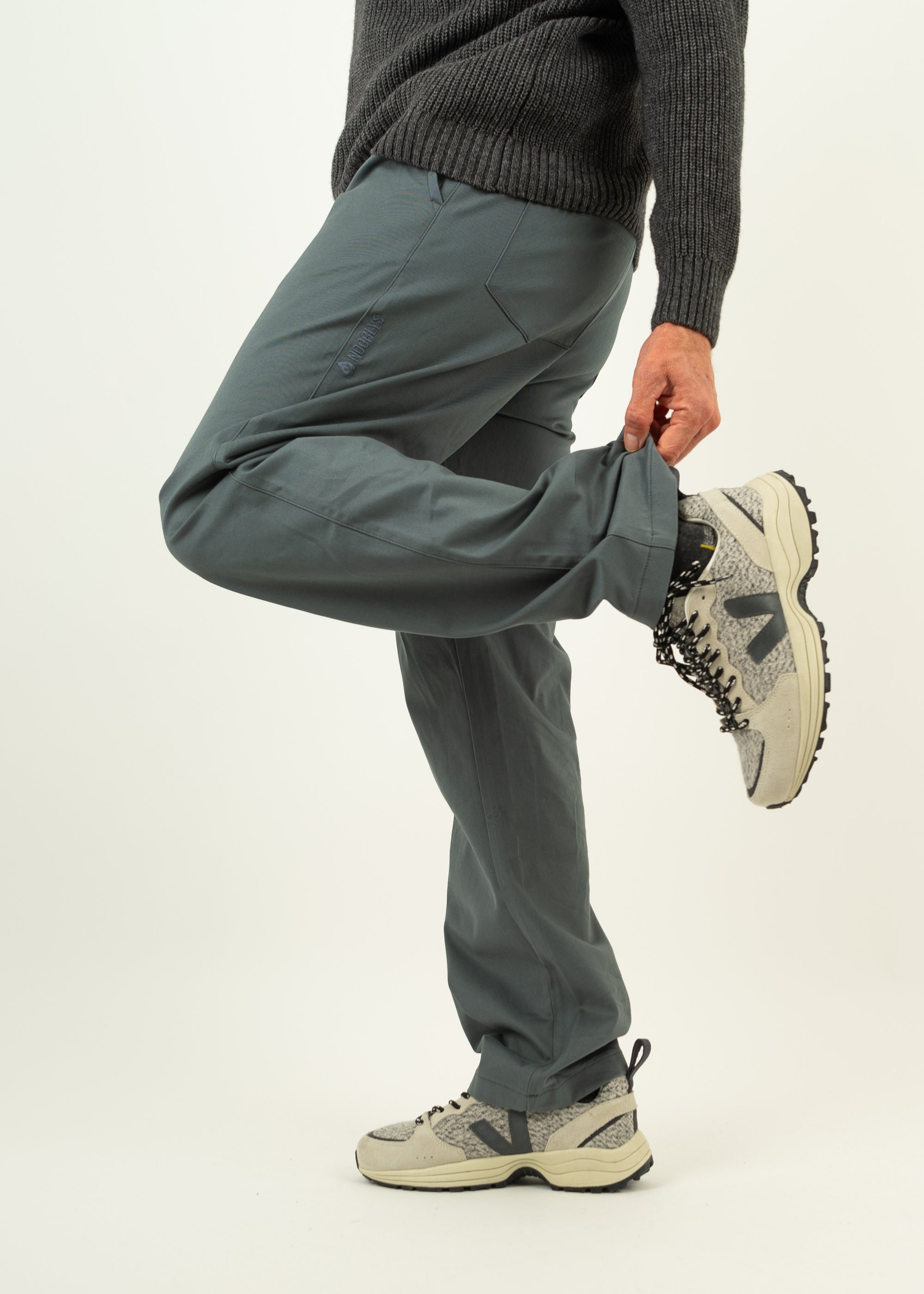 Unser Model Matthias ist <strong>187 cm</strong> groß und trägt <strong>Größe L</strong>.#