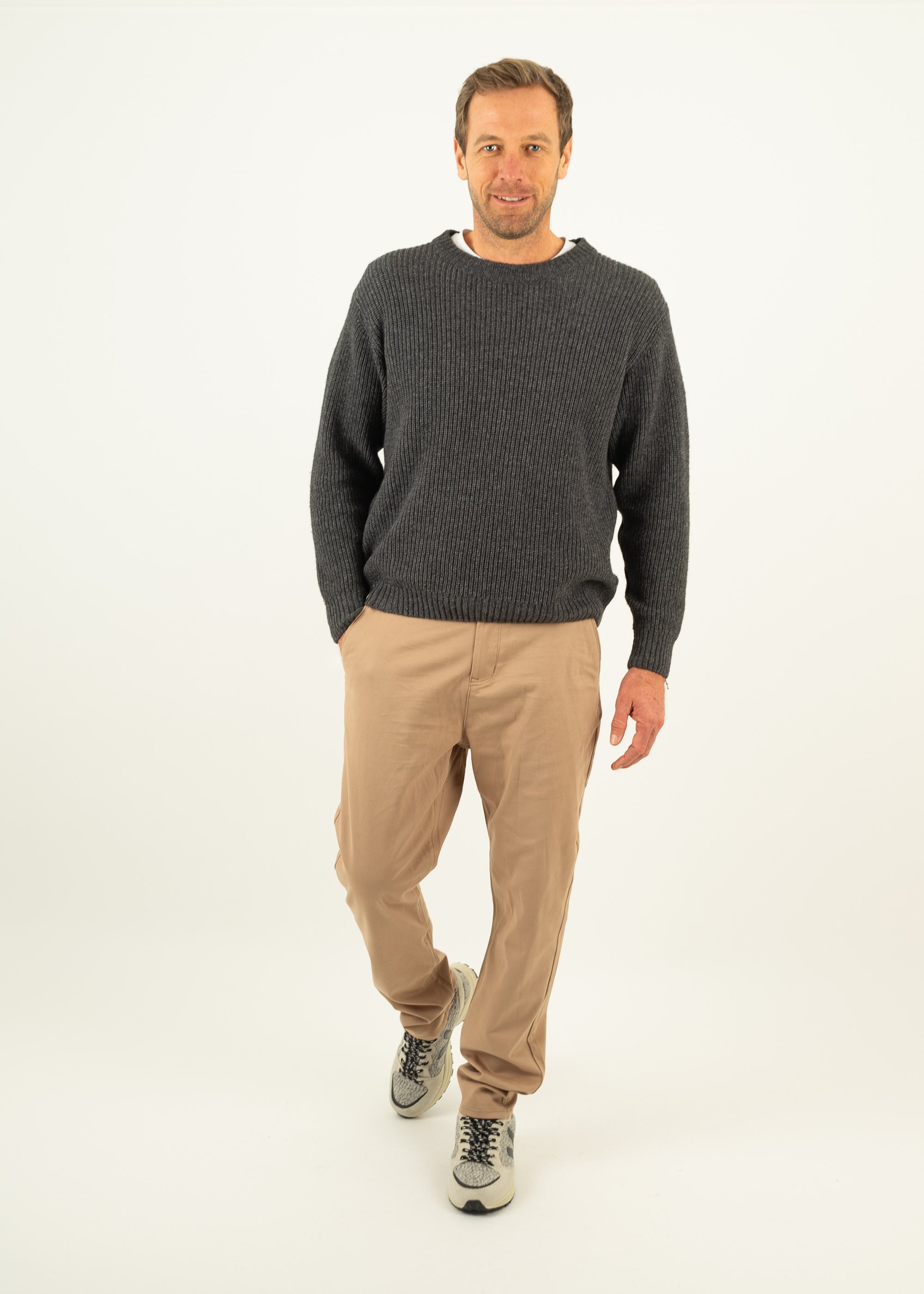 Unser Model Matthias ist <strong>187 cm</strong> groß und trägt <strong>Größe L</strong>.#