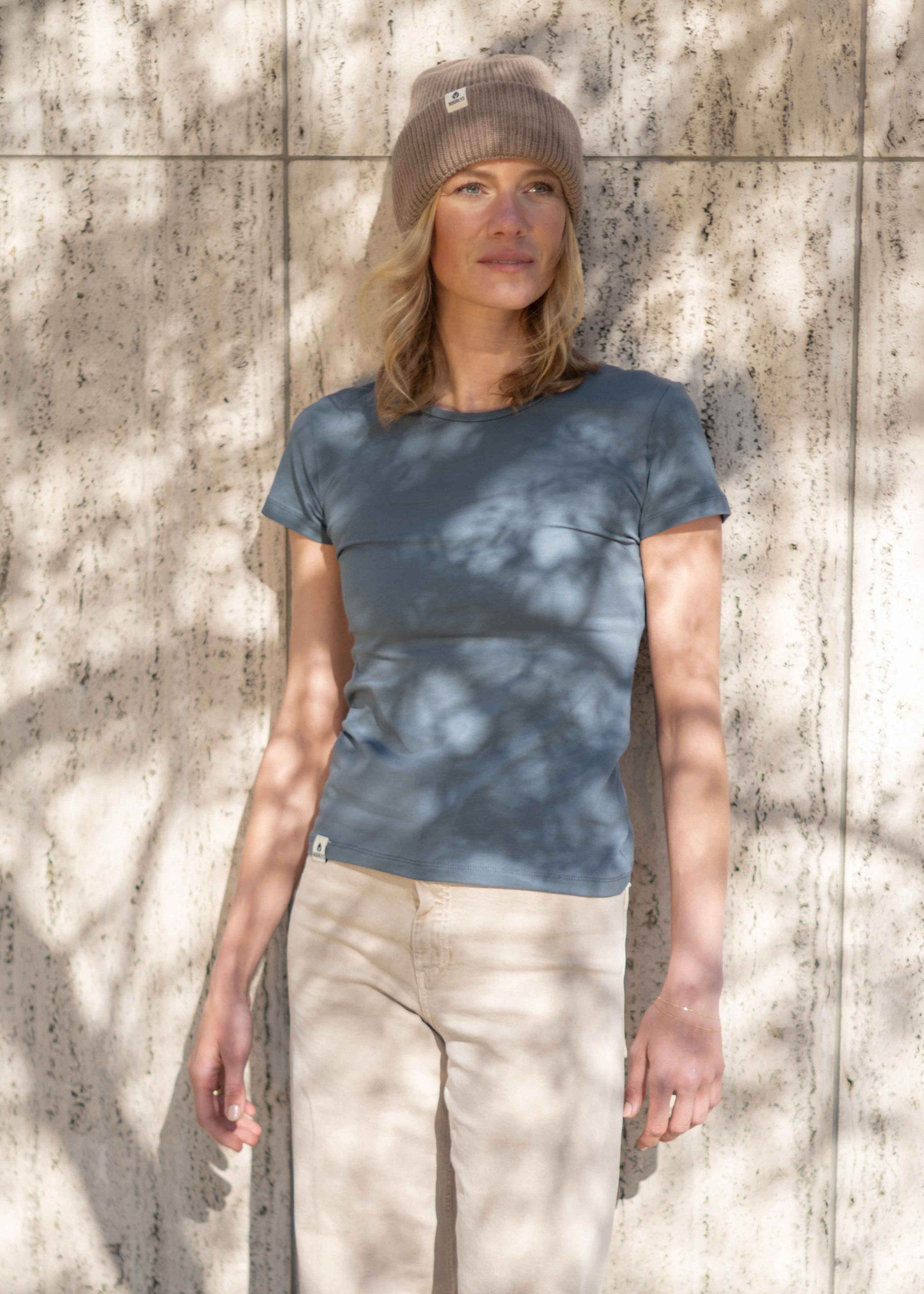 Unser Model Rabea ist <strong>178 cm</strong> groß und trägt <strong>Größe M</strong>.#