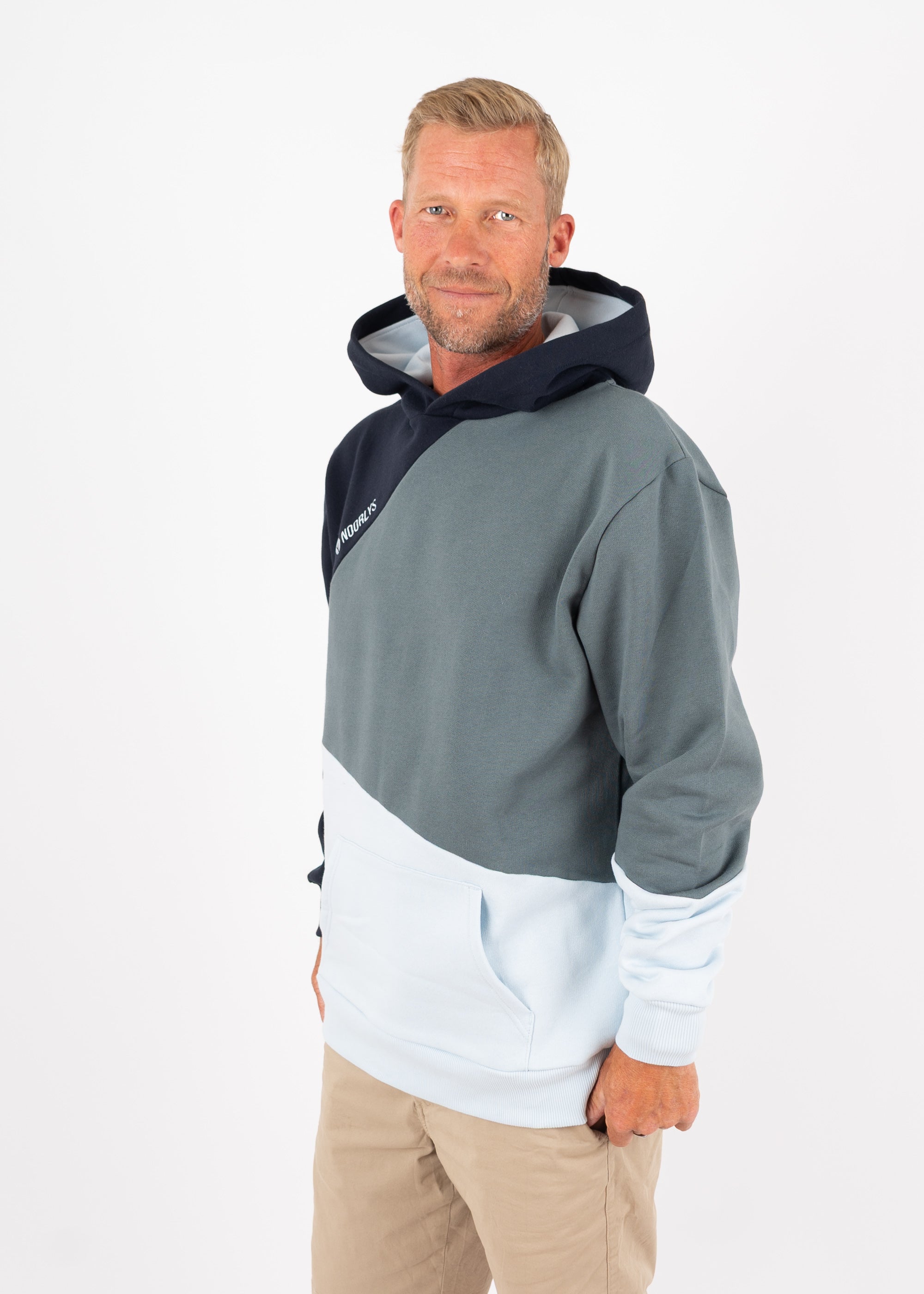 Unser Model ist <strong>175 cm</strong> groß und trägt <strong>Größe L</strong>.#