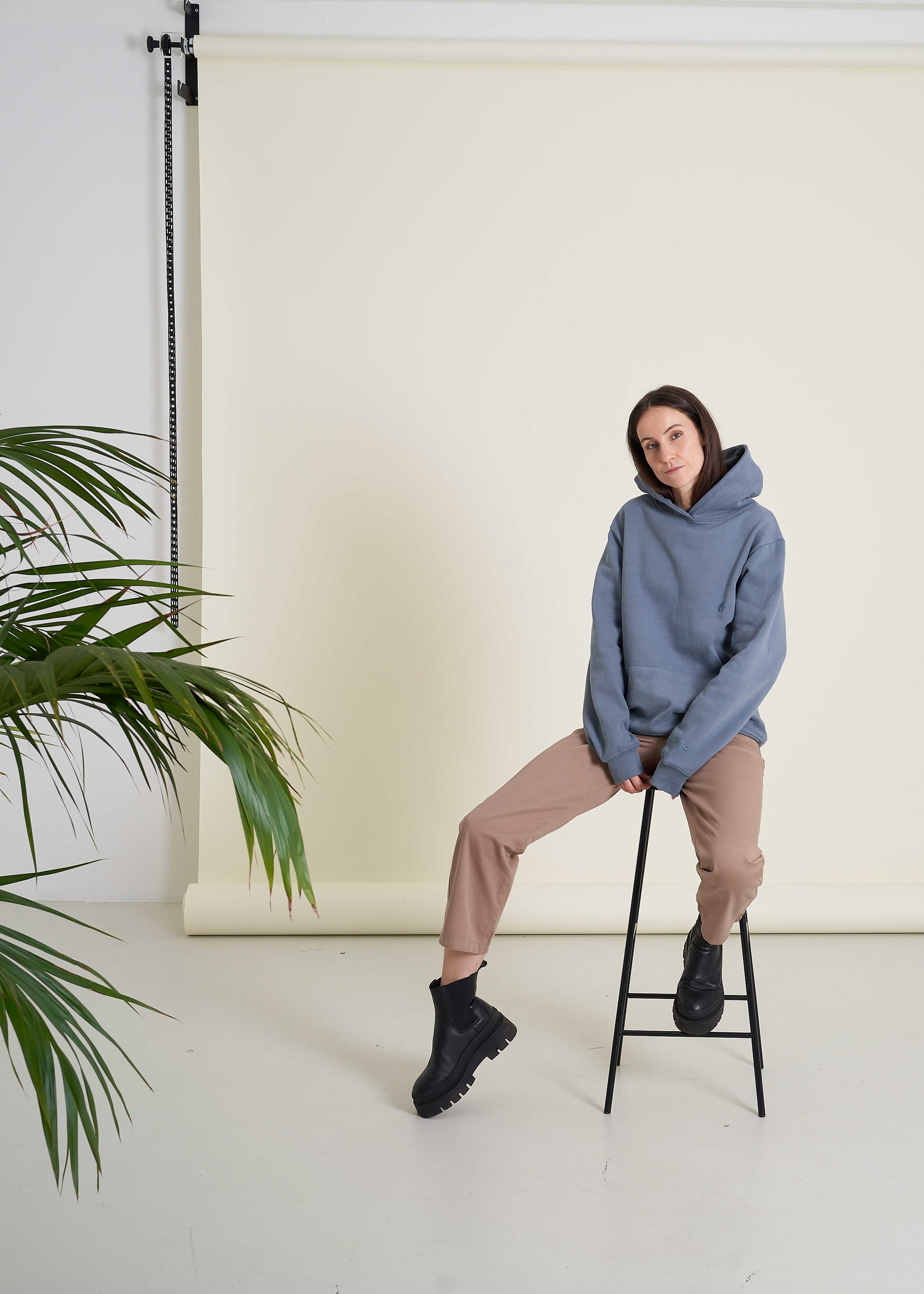 Unser Model Silke ist <strong>182 cm</strong> groß und trägt <strong>Größe M</strong>.#