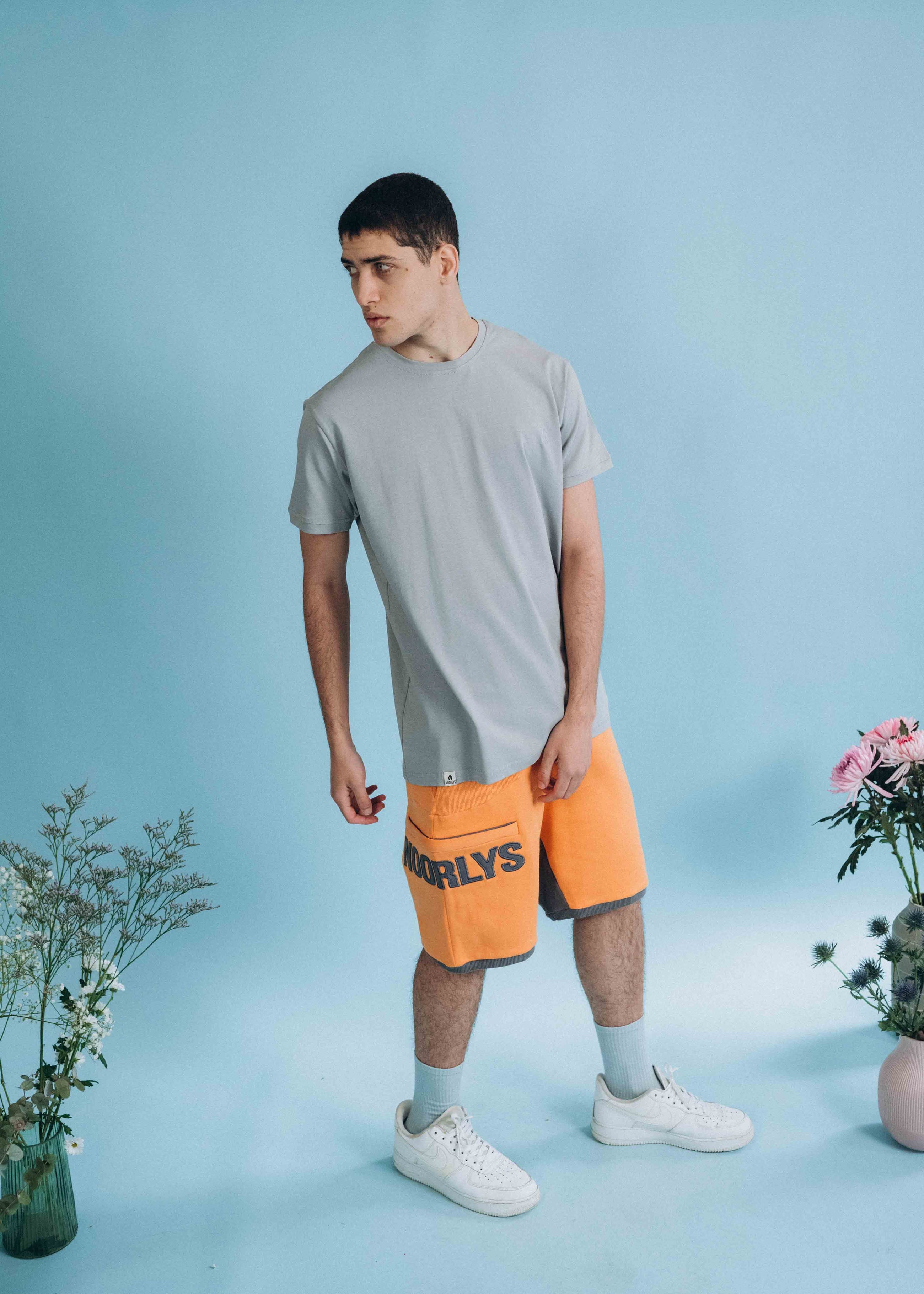 Unser Model Alisson ist <strong>184 cm</strong> groß und trägt <strong>Größe L</strong>.#