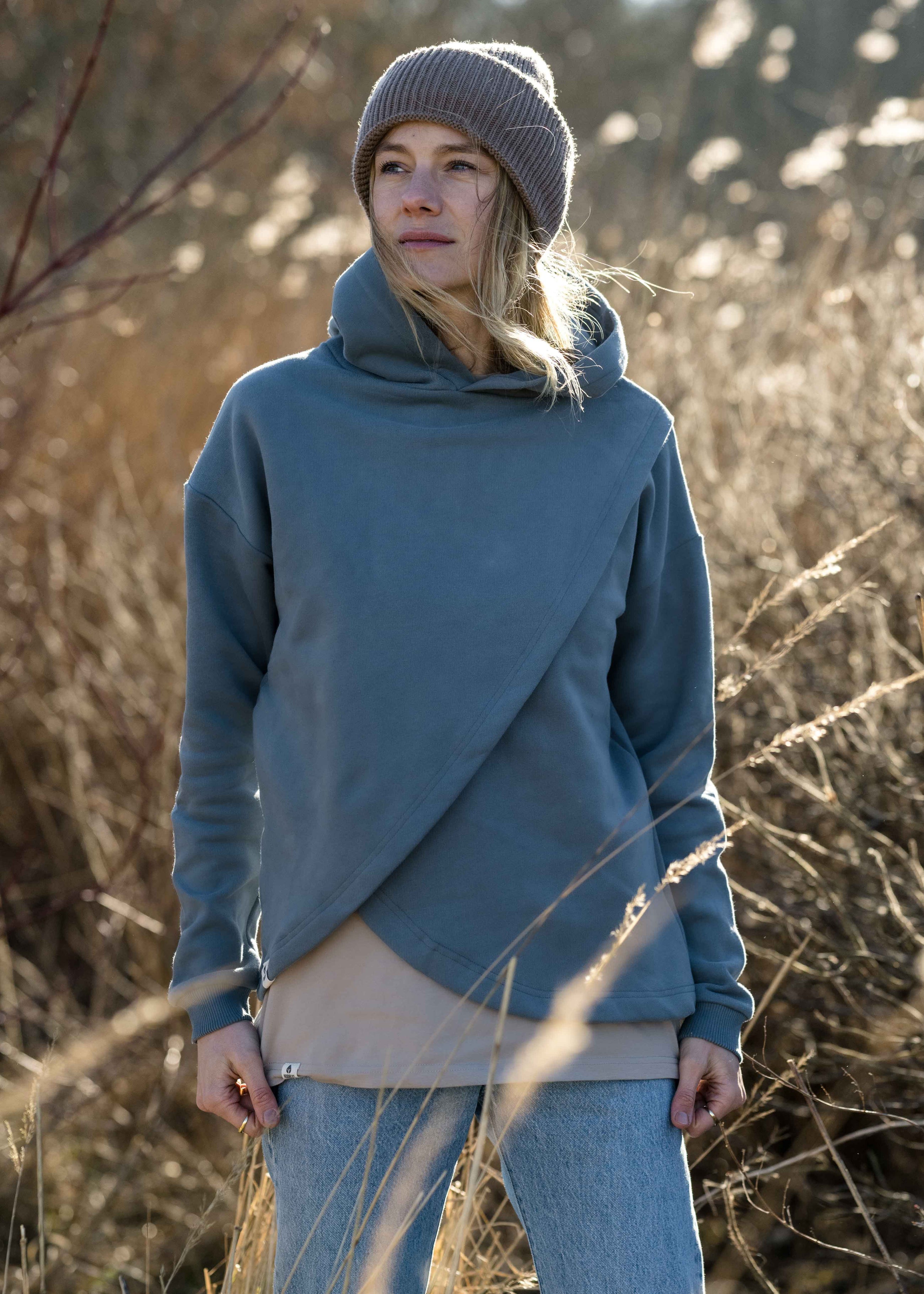 Unser Model Rabea ist <strong>178 cm</strong> groß und trägt <strong>Größe M</strong>.#