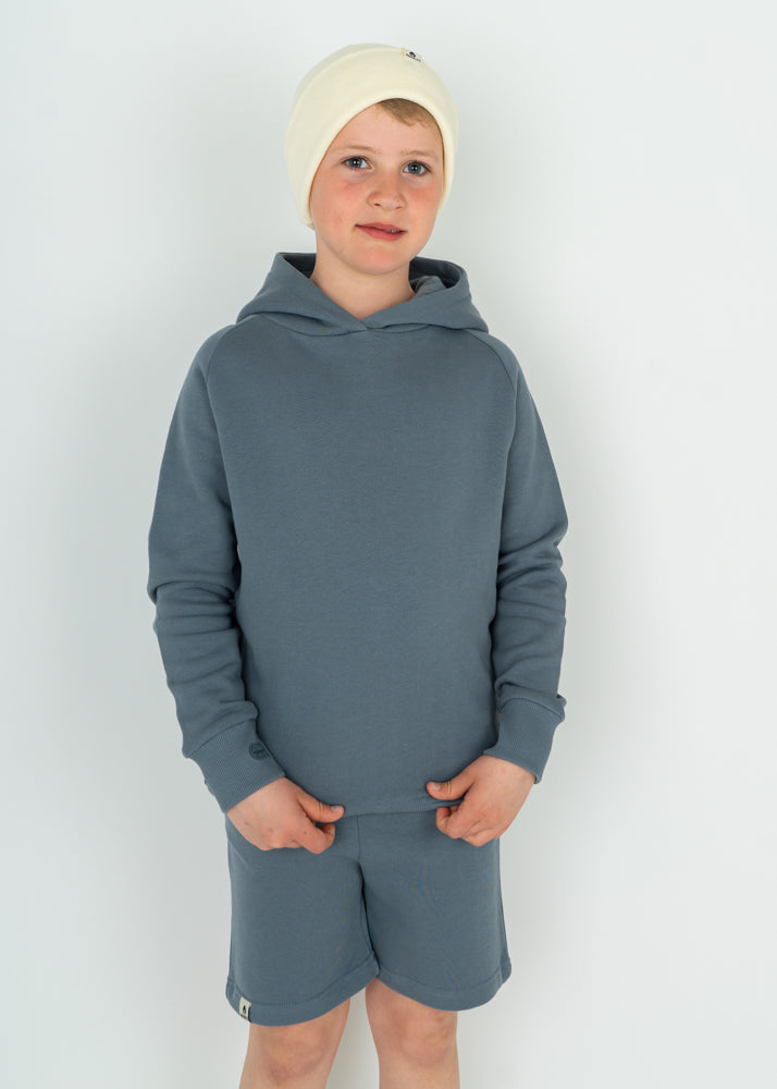 Unser Model Joris ist <strong>150 cm</strong> groß und trägt <strong>Größe 146-152</strong>.#