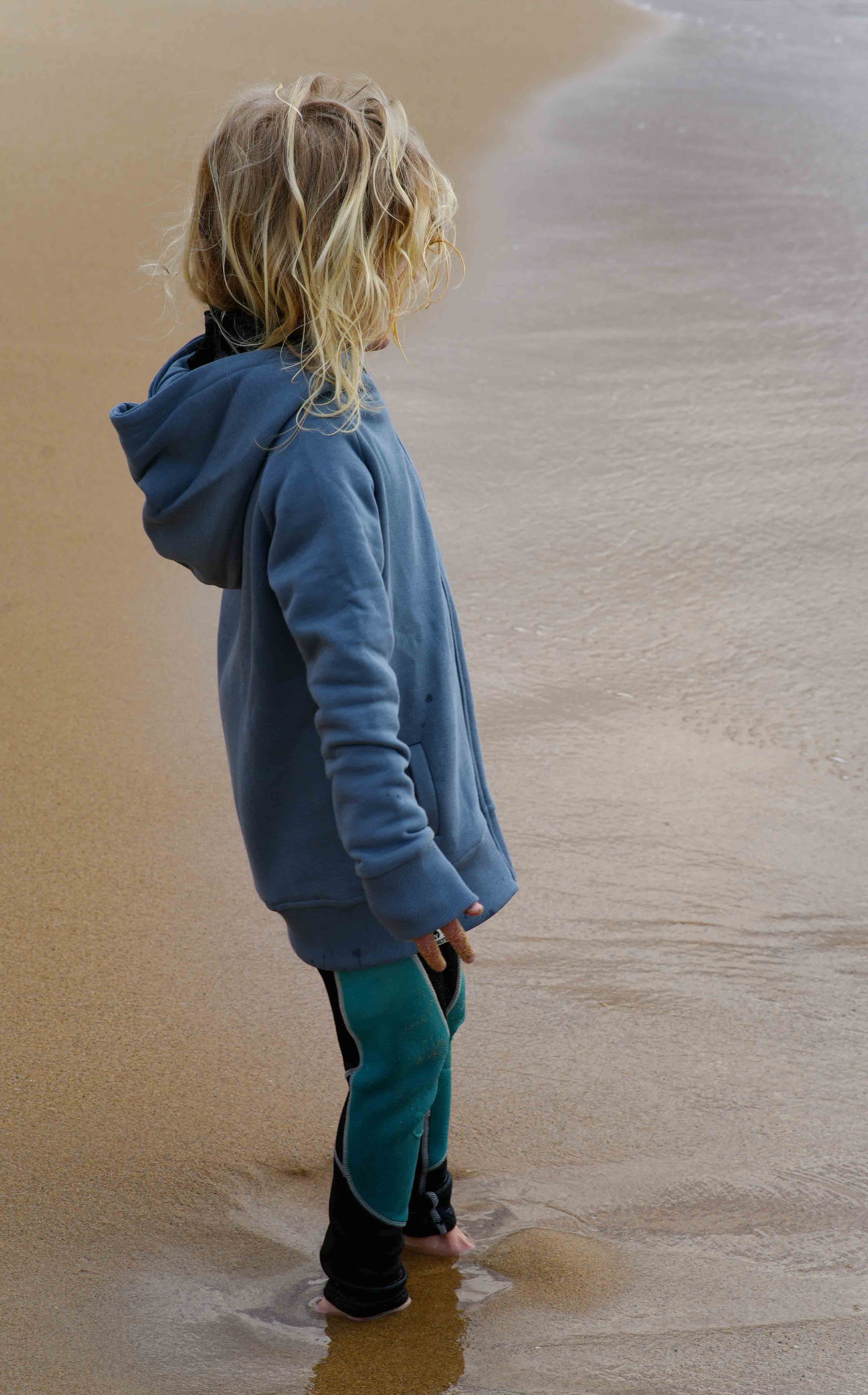 Unser Model Helena ist <strong>125 cm</strong> groß und trägt <strong>Größe 122-128</strong>.#