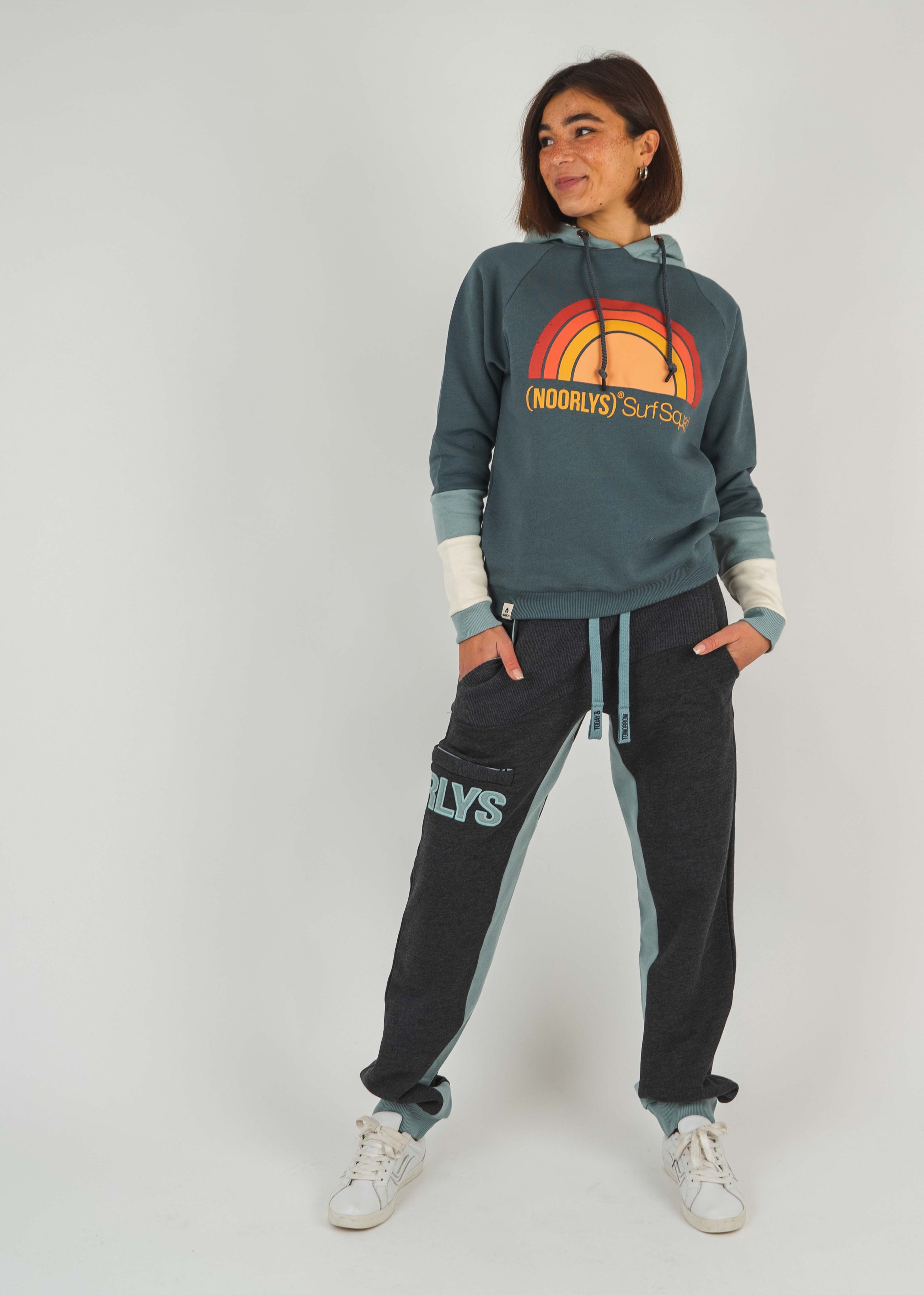 Unser Model Acelya ist <strong>173 cm</strong> groß und trägt <strong>Größe S</strong>.#