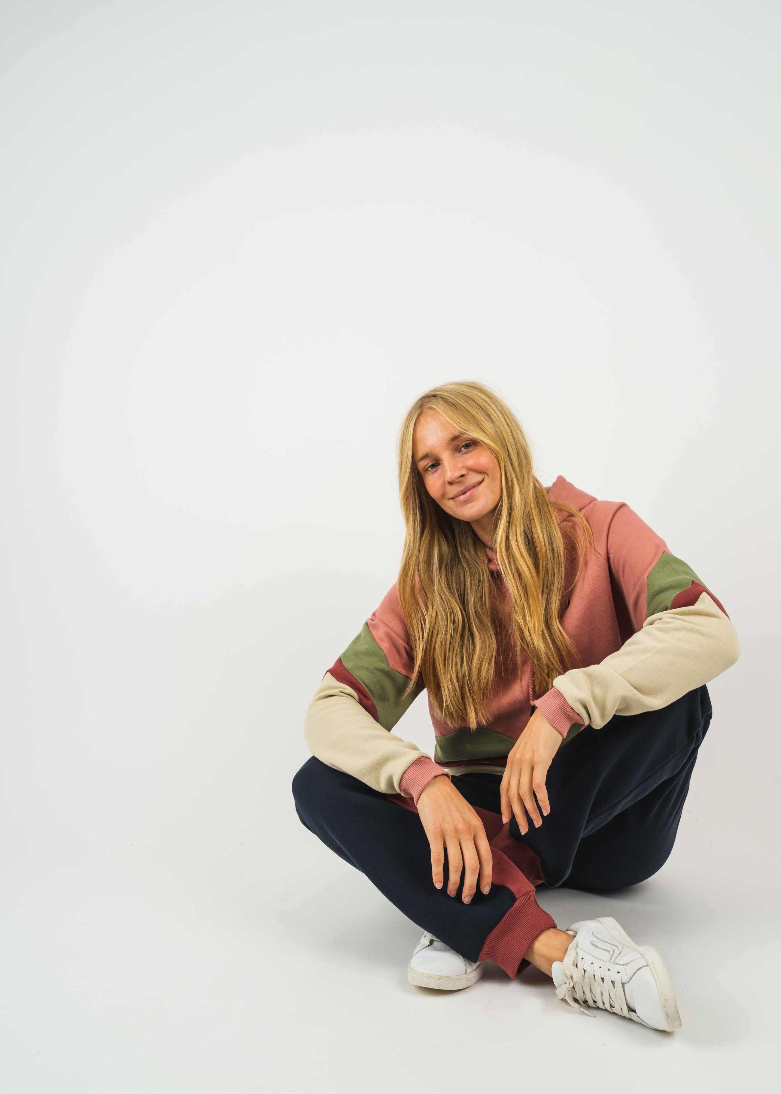 Unser Model Lisa ist <strong>178 cm</strong> groß und trägt <strong>Größe S</strong>.#