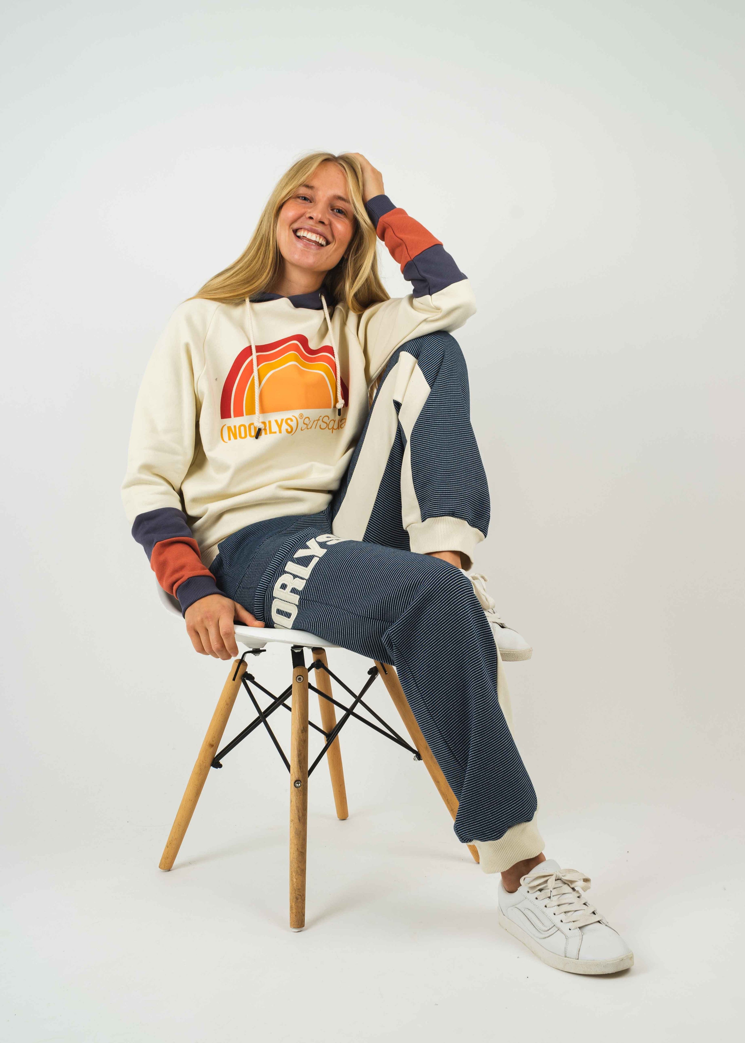 Unser Model Lisa ist <strong>178 cm</strong> groß und trägt <strong>Größe S</strong>.#