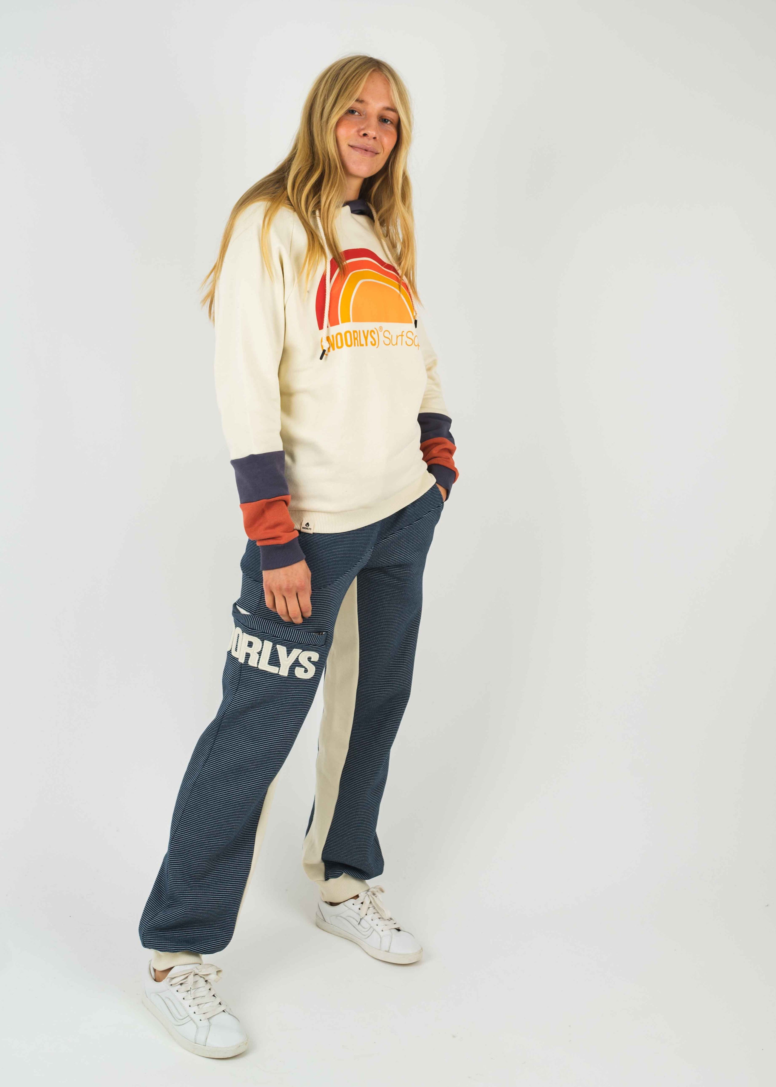 Unser Model Lisa ist <strong>178 cm</strong> groß und trägt <strong>Größe S</strong>.#