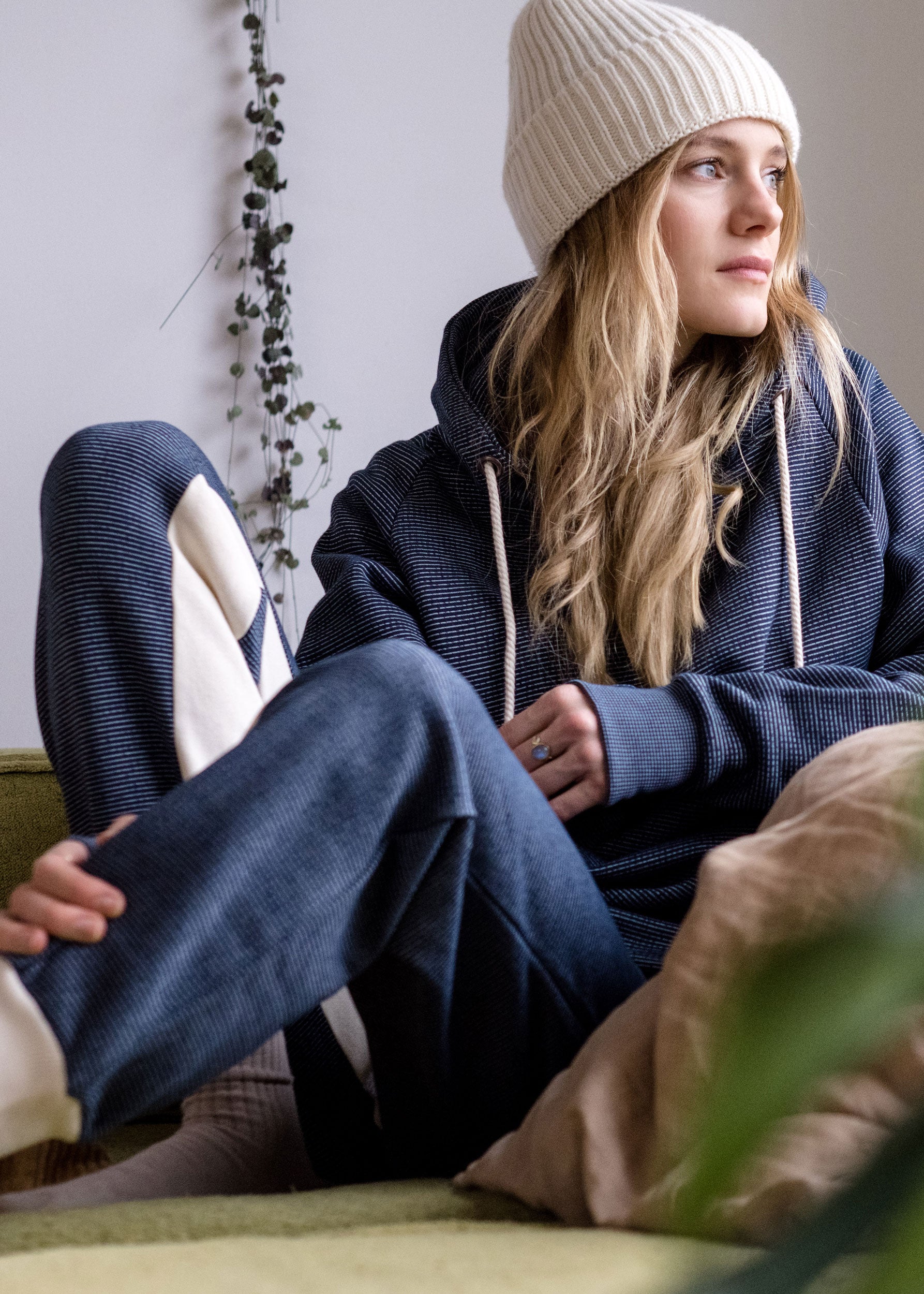 Unser Model Rabea ist <strong>178 cm</strong> groß und trägt <strong>Größe M</strong>.#