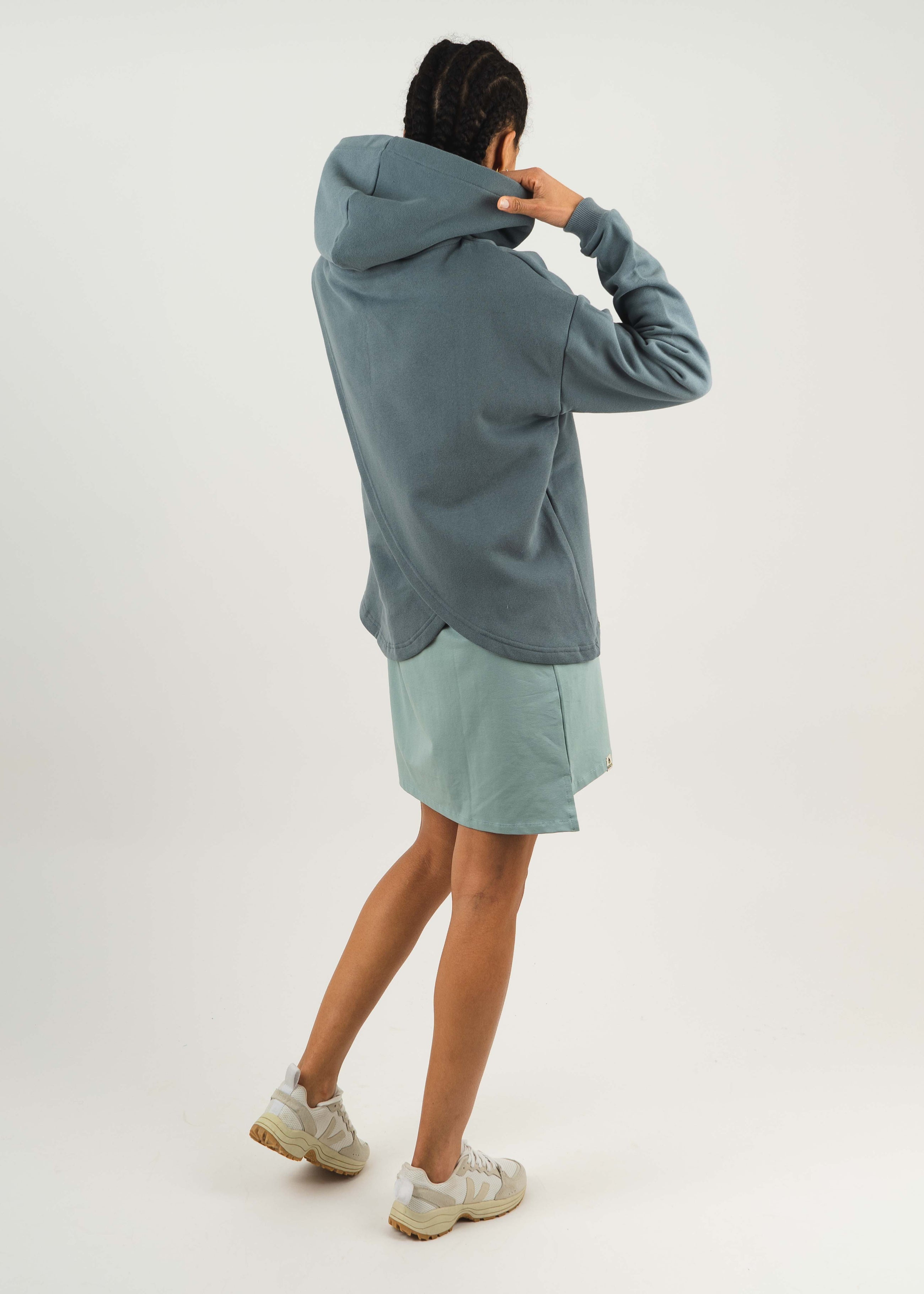 Unser Model Claudia ist <strong>179 cm</strong> groß und trägt <strong>Größe S</strong>.#