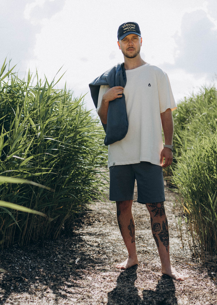 Unser Model Jonas ist 184 cm groß und trägt Größe XL.#