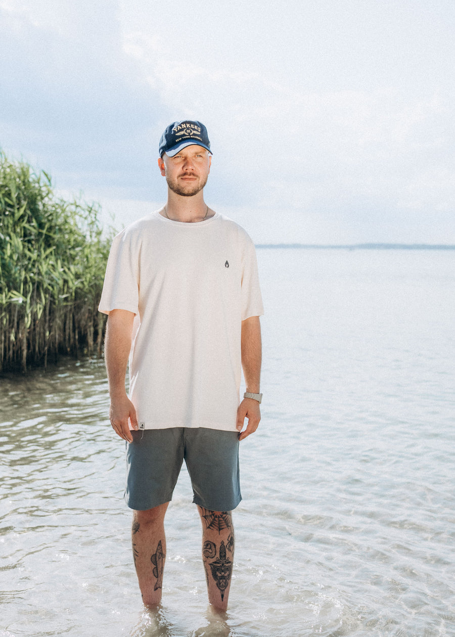 Unser Model Jonas ist 184 cm groß und trägt Größe XL.#
