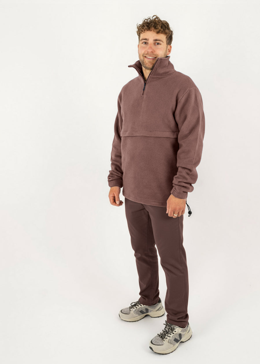 Bündel Baumwoll-Fleece-Sweater RAUK & Chinohose ACHTERN