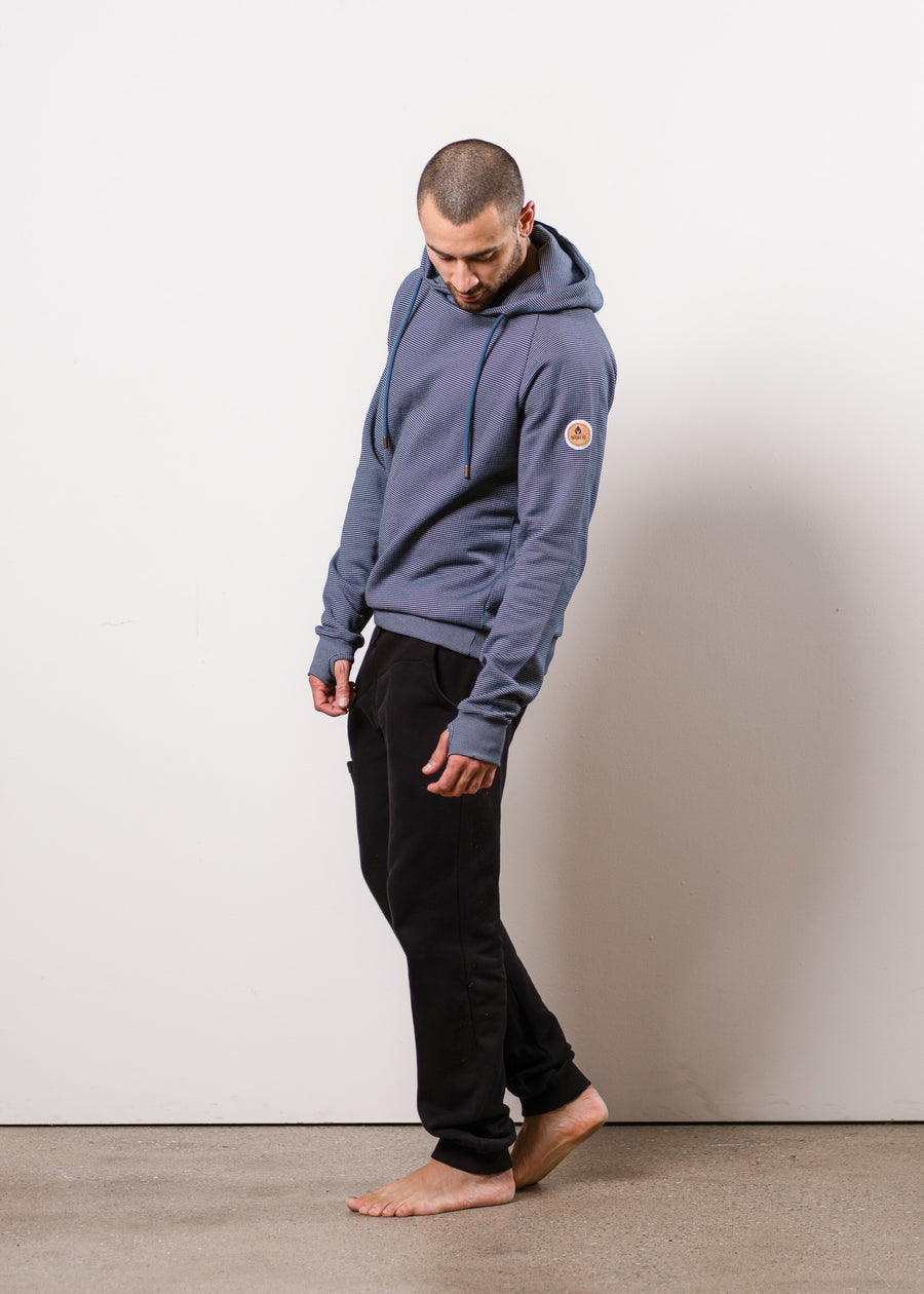 Unser Model Hugo ist 184 cm groß und trägt Größe L.#