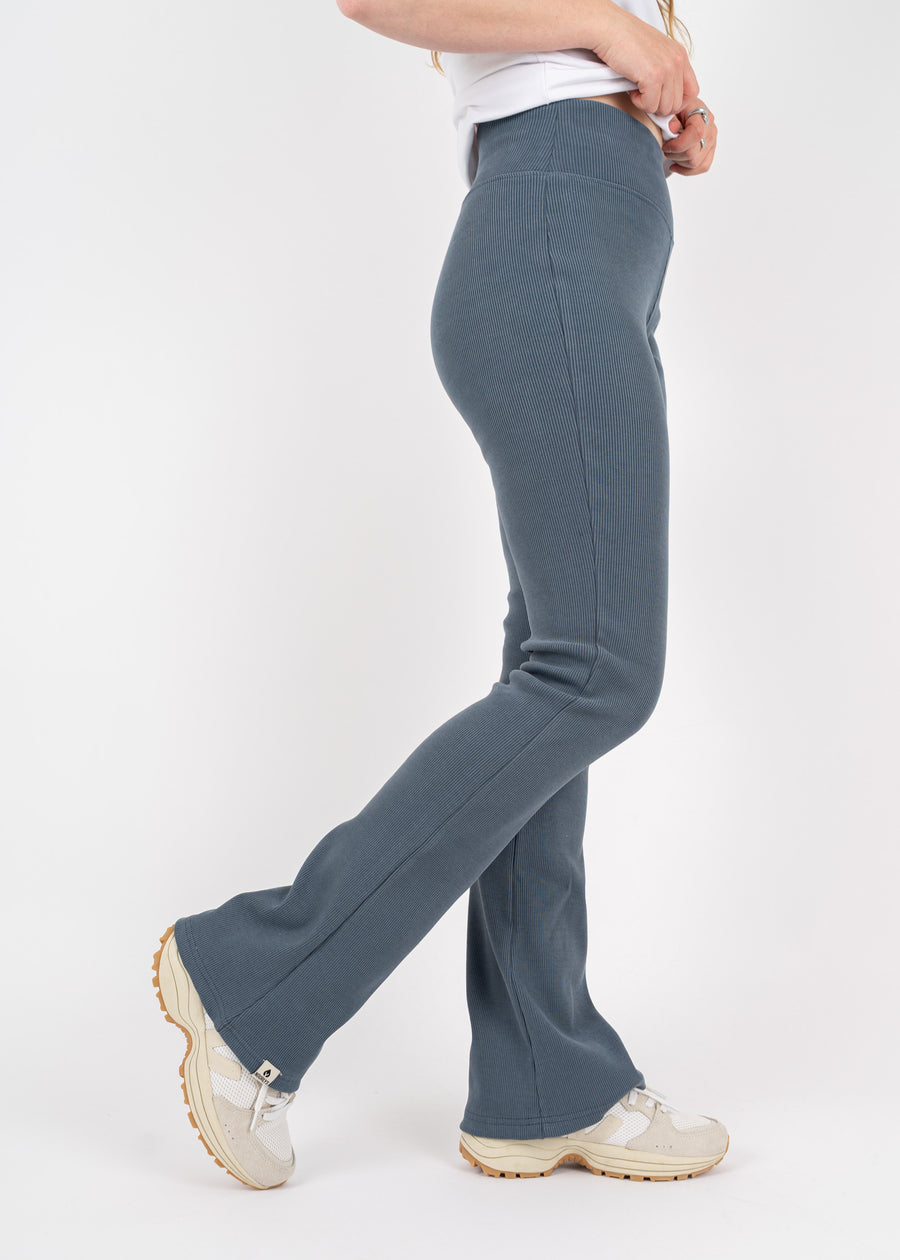 Unser Model ist 169 cm groß und trägt Größe S.#