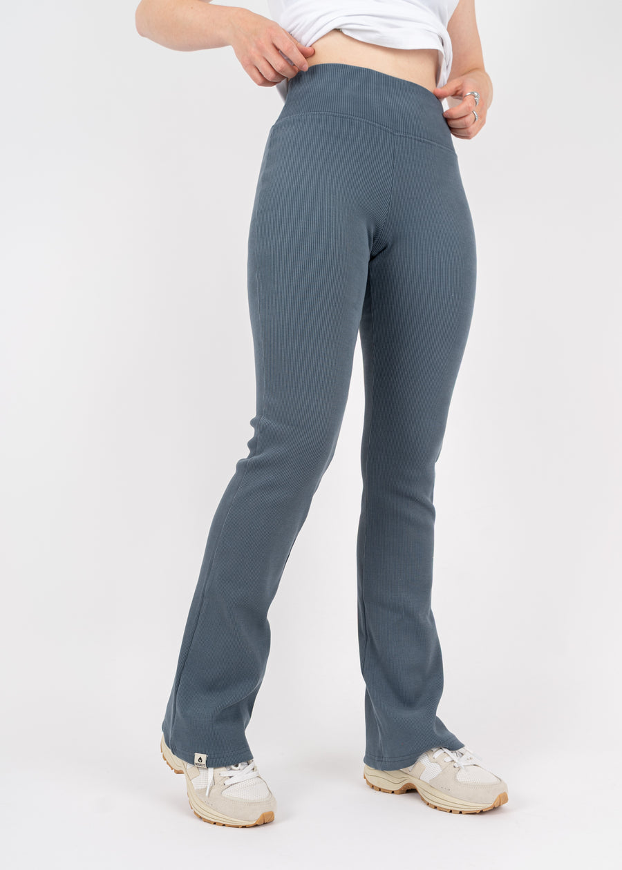 Unser Model ist 169 cm groß und trägt Größe S.#
