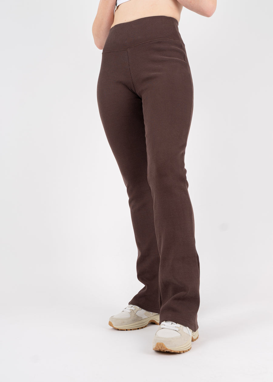 Unser Model ist 169 cm groß und trägt Größe S.#