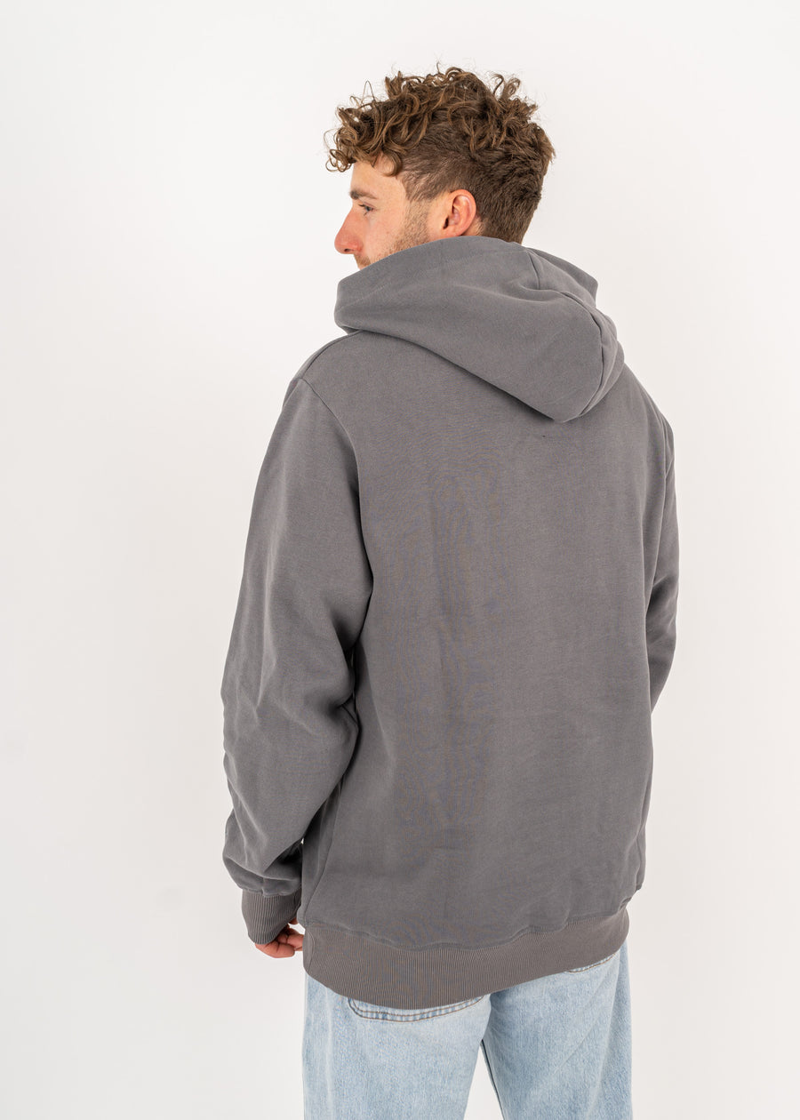 Unser Model Henry ist 178 cm groß und trägt Größe L.#