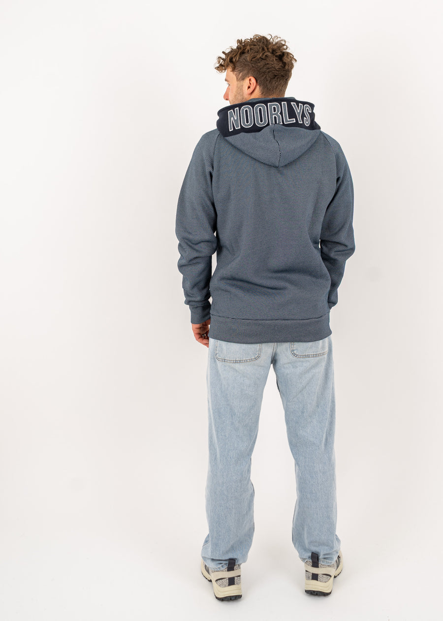 Unser Model Henry ist 178 cm groß und trägt Größe L.#