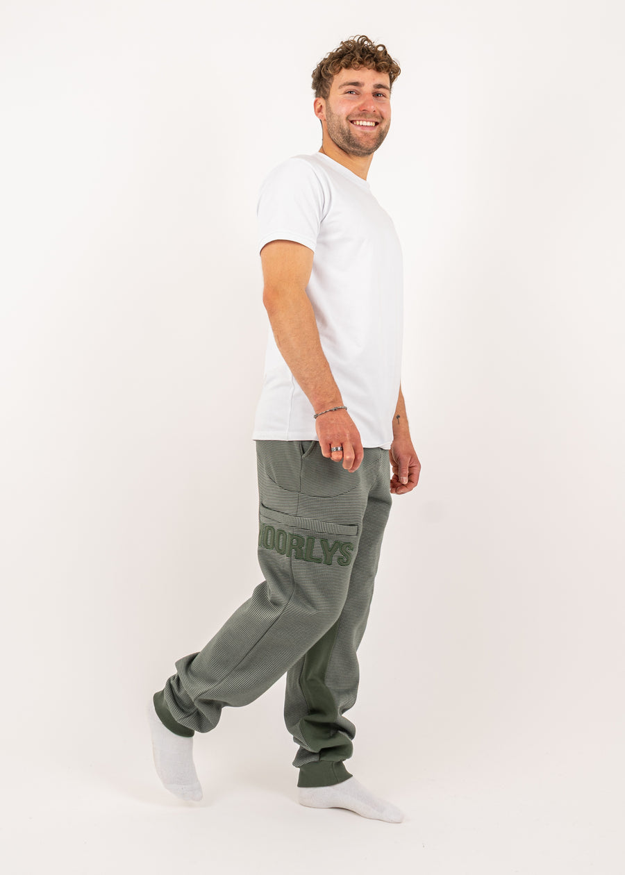 Unser Model Henry ist 178 cm groß und trägt Größe L.#