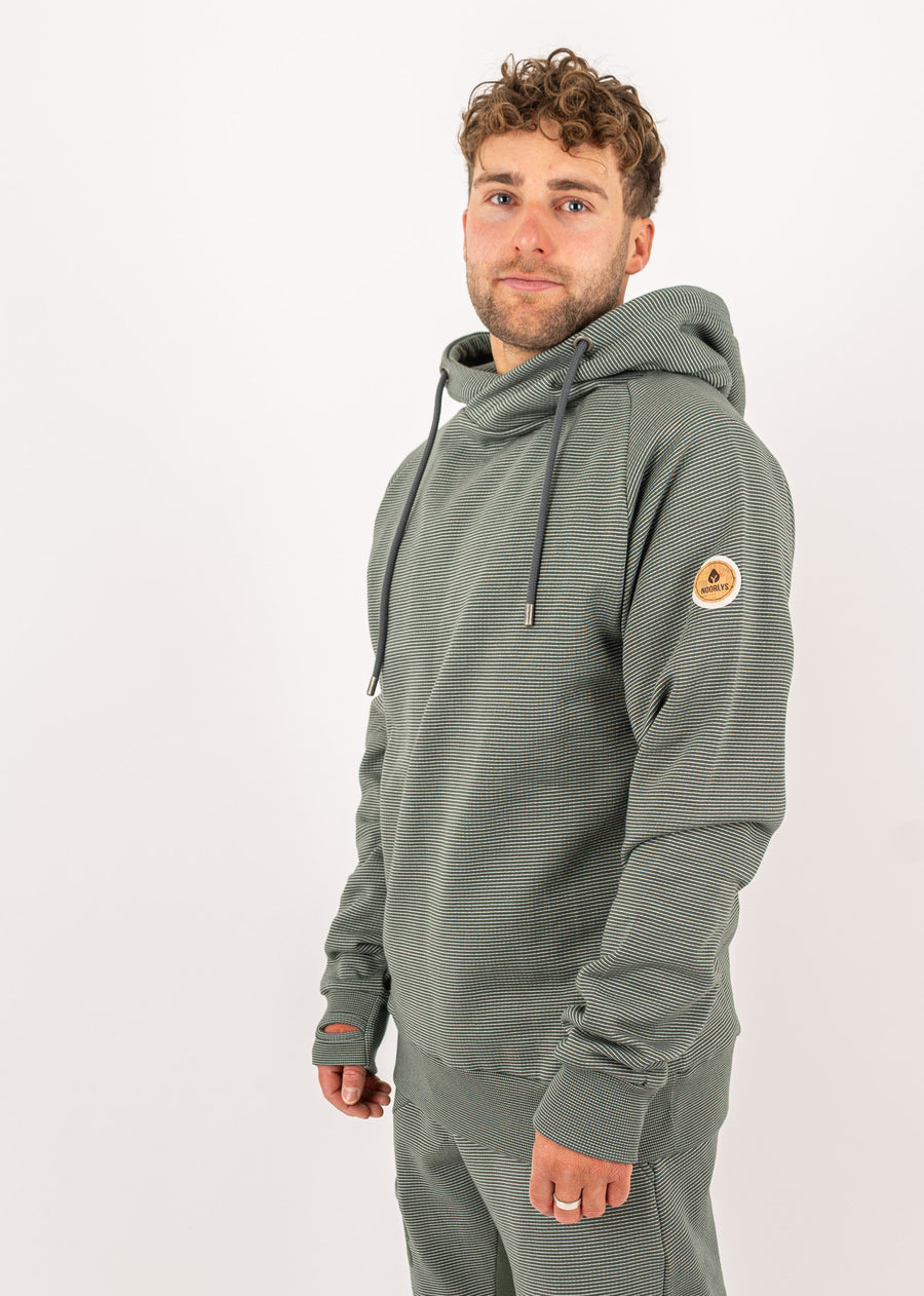Unser Model Henry ist 178 cm groß und trägt Größe L.#