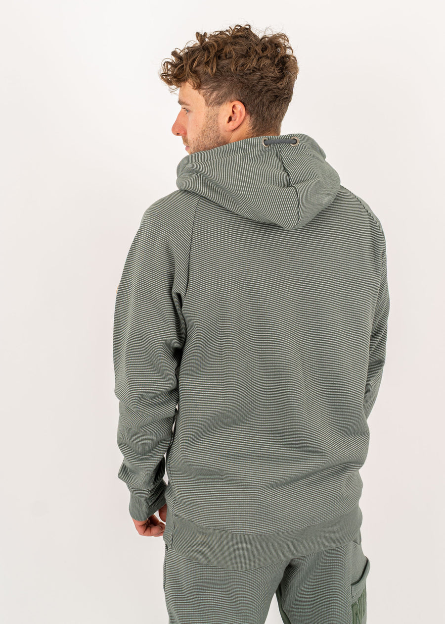 Unser Model Henry ist 178 cm groß und trägt Größe L.#