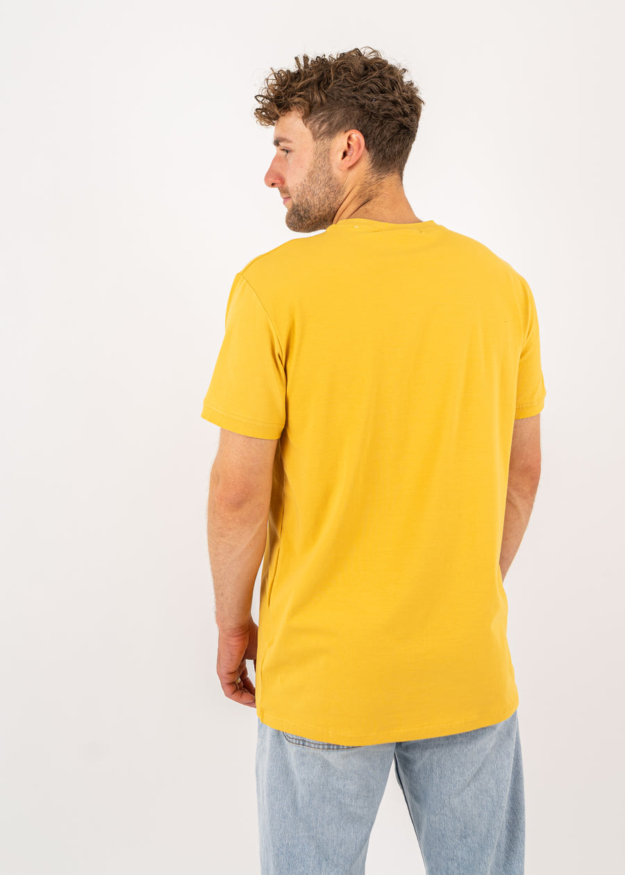 Unser Model Henry ist 178 cm groß und trägt Größe L.#