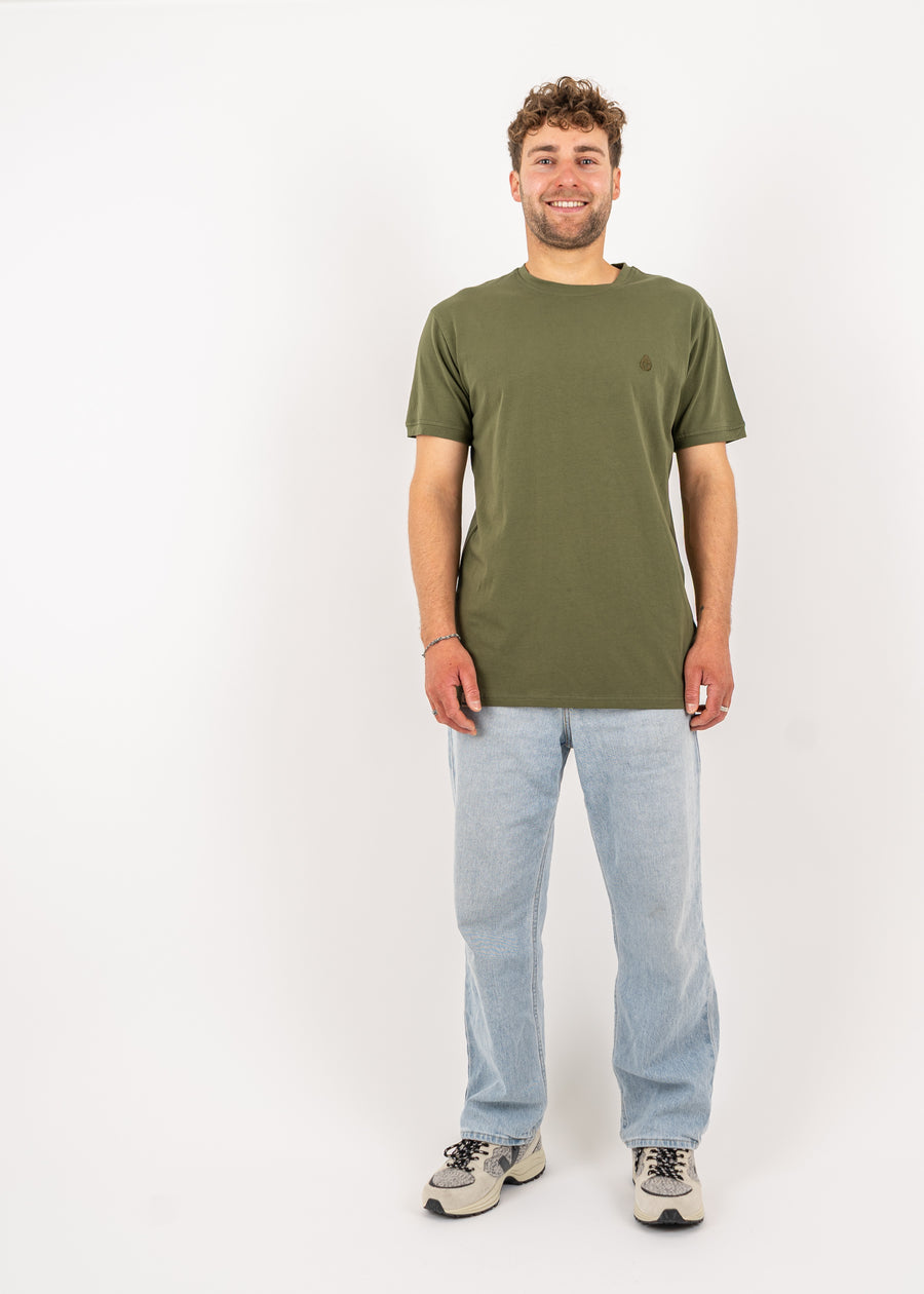 Unser Model Henry ist 178 cm groß und trägt Größe L.#