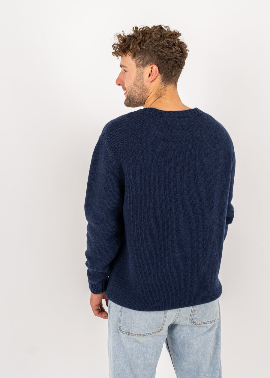 Unser Model Henry ist 178 cm groß und trägt Größe L.#