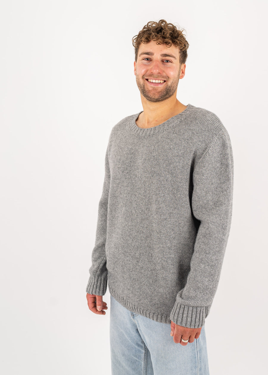 Unser Model Henry ist 178 cm groß und trägt Größe L.#