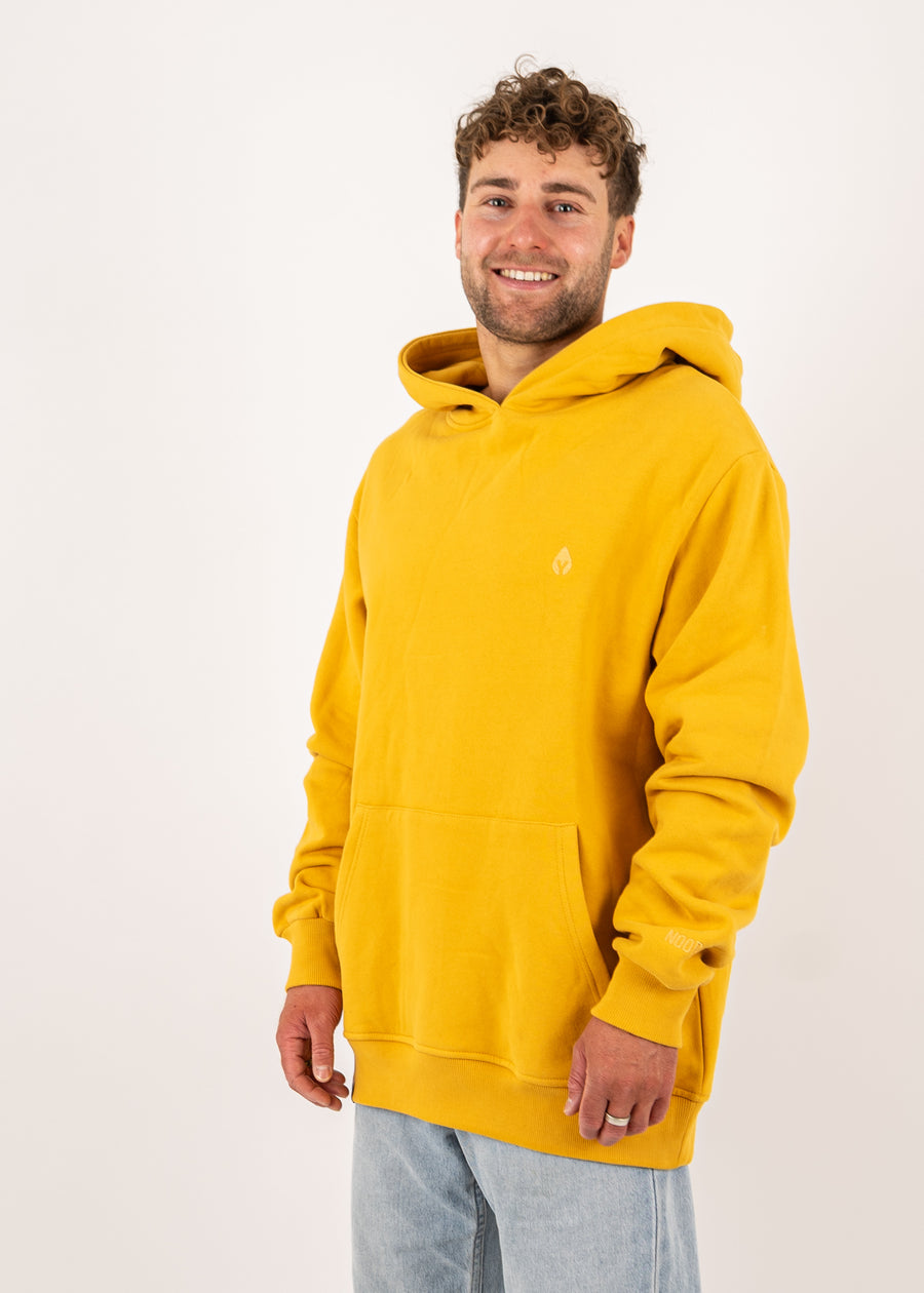 Unser Model Henry ist 178 cm groß und trägt Größe L.#