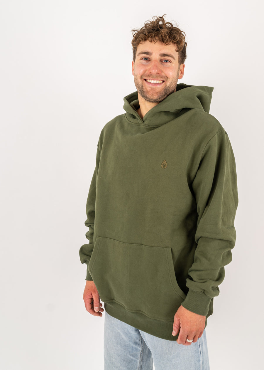 Unser Model Henry ist 178 cm groß und trägt Größe L.#