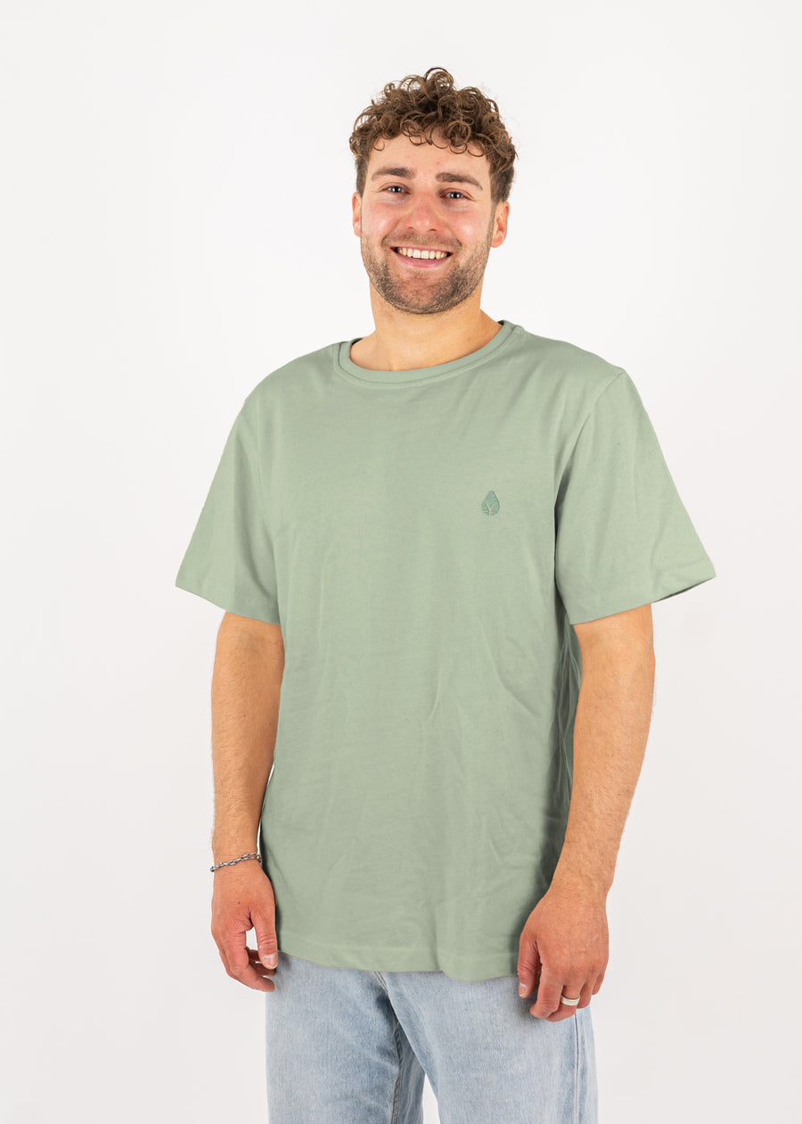 Unser Model Henry ist 178 cm groß und trägt Größe L.#
