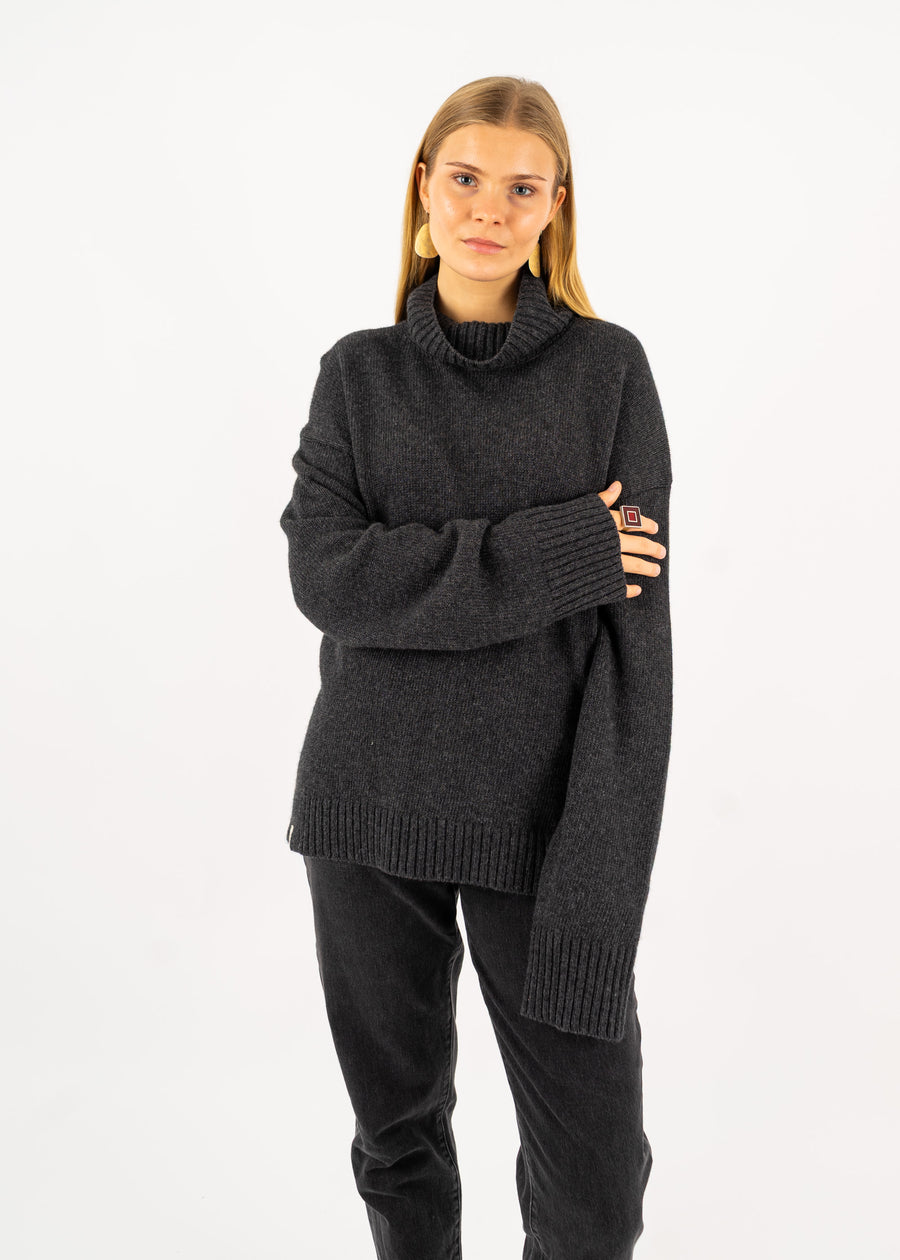 Unser Model Maike ist 176 cm groß und trägt Größe S.#