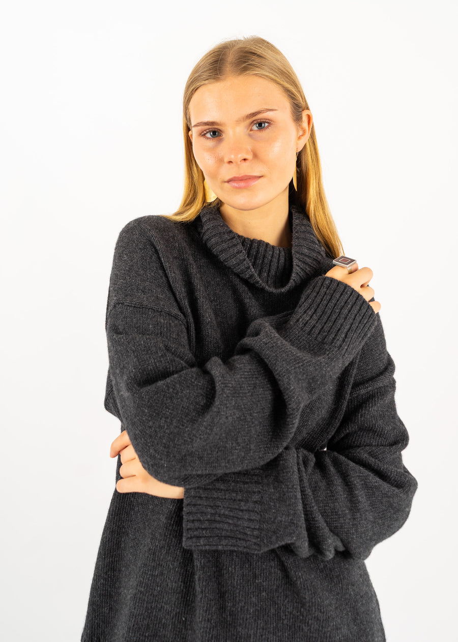 Unser Model Maike ist 176 cm groß und trägt Größe S.#